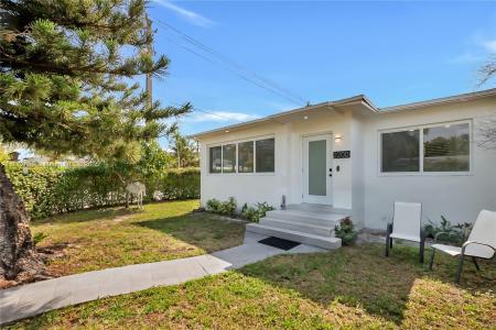 2200 SW 21st St A, Miami, Florida 33145, USA