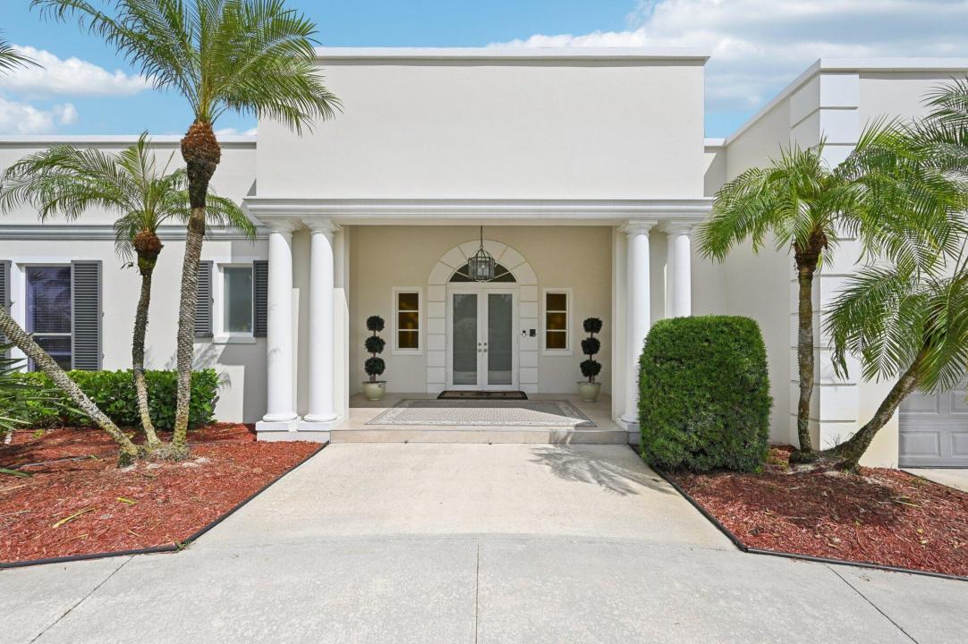 257 N Country Club Drive, Atlantis, Florida 33462, USA
