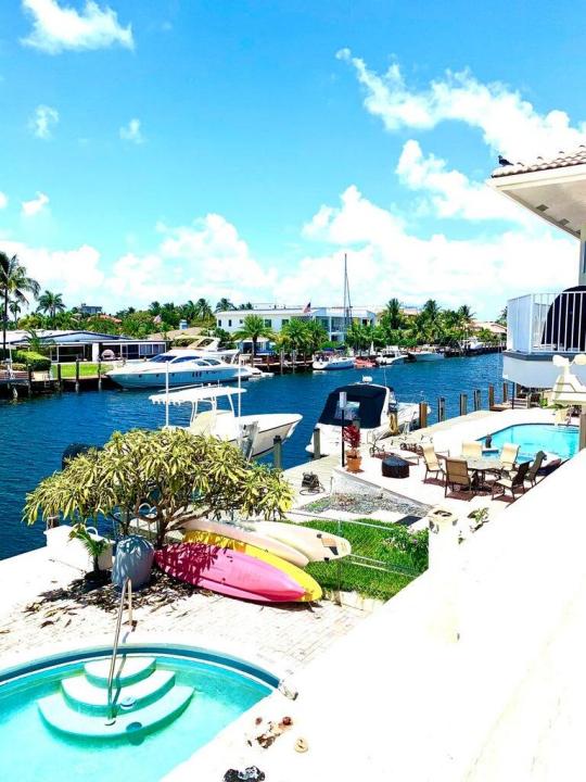 2735 NE 28 Court, Lighthouse Point, Florida 33064