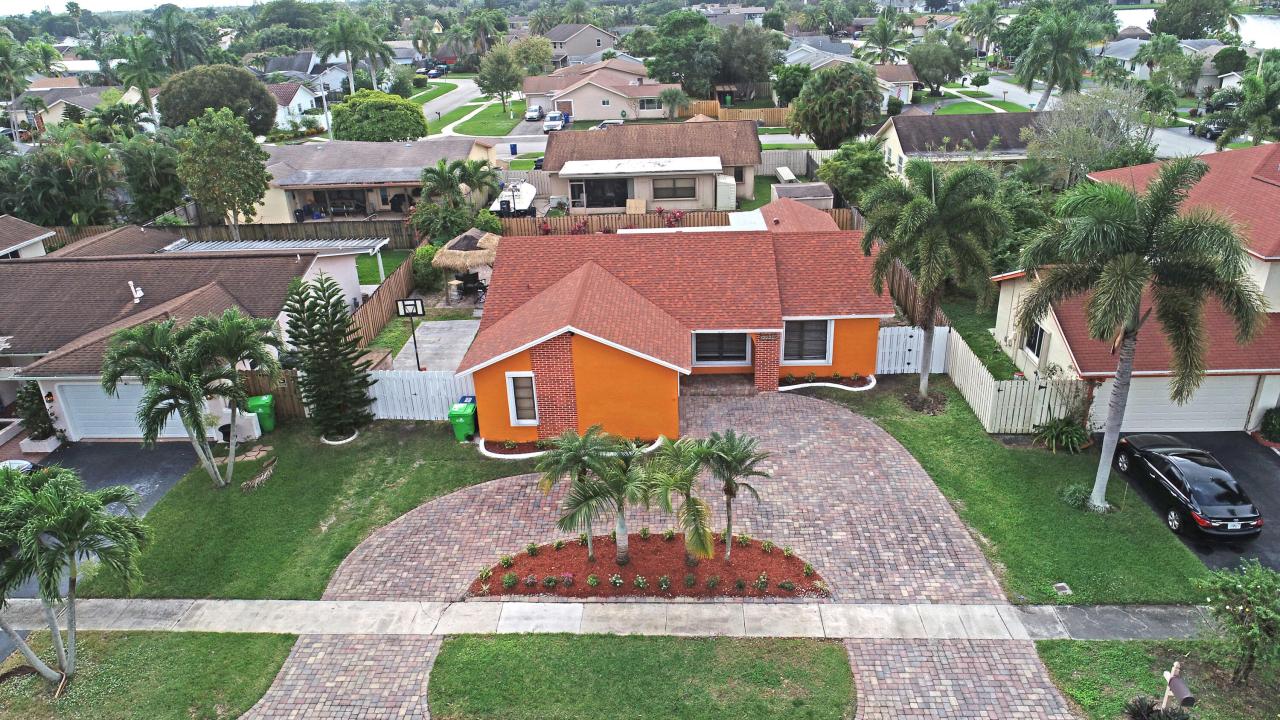 11910 NW 38th Place, Sunrise, Florida 33323