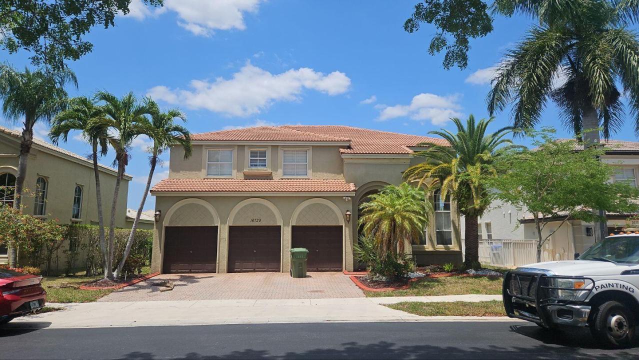 16729 SW 16th Street, Pembroke Pines, Florida 33027
