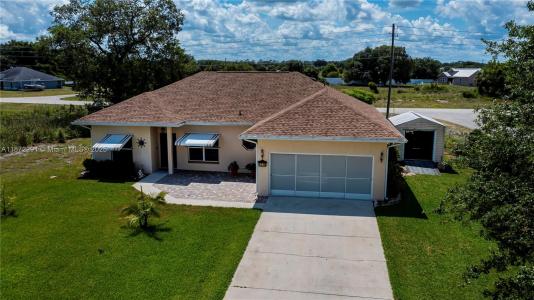 1115 Comet Ave, La Belle, Florida 33935, USA