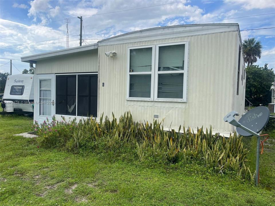 14725 NW 1 RV#4, Okeechobee, Florida 34972
