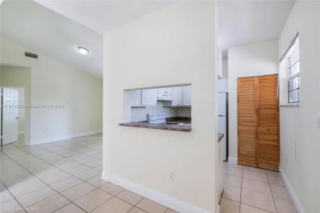 1941 NW 96th Ter 8L, Pembroke Pines, Florida 33024, USA