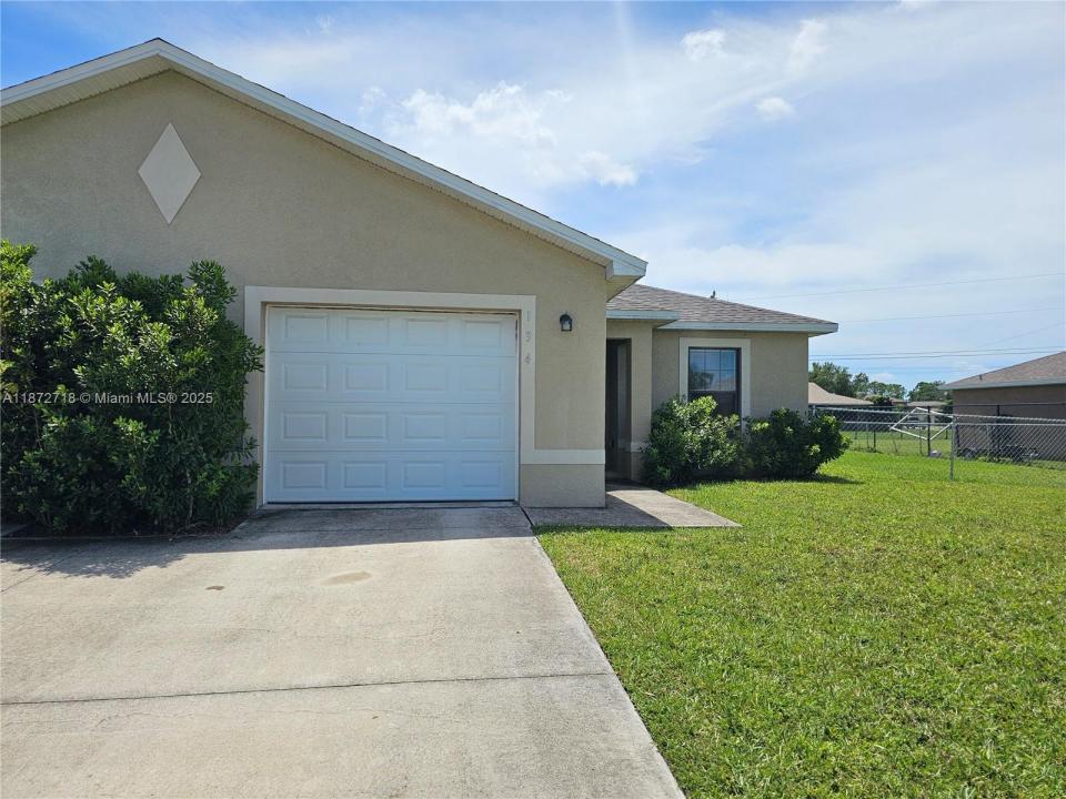 134 SE 12th St -, Cape Coral, Florida 33990, USA