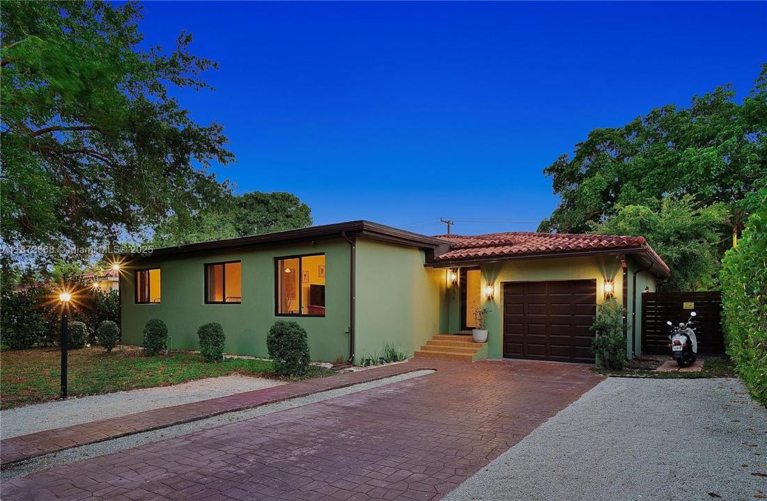 156 NW 90th St, El Portal, Florida 33150