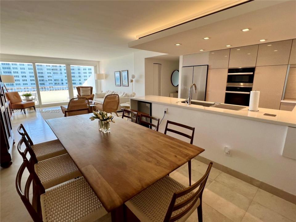 177 Ocean Lane 1007, Key Biscayne, Florida 33149, USA