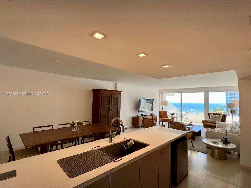 177 Ocean Lane 1007, Key Biscayne, Florida 33149, USA