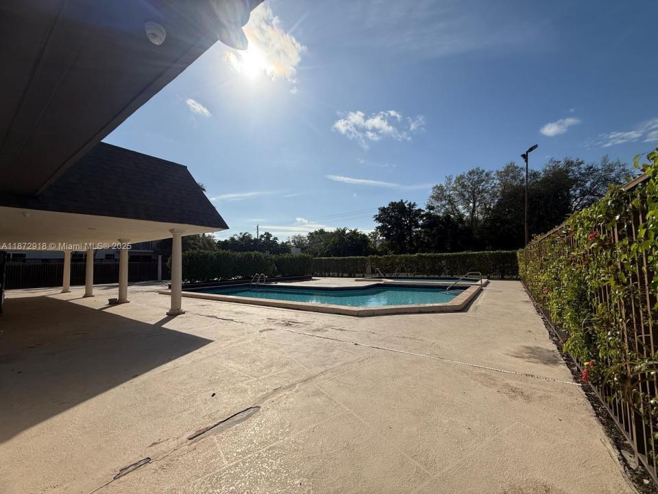 8601 SW 94th St 125W, Miami, Floryda 33156, USA