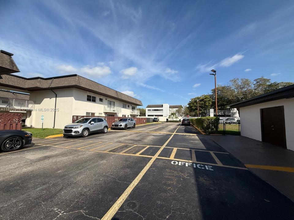 8601 SW 94th St 125W, Miami, Floryda 33156, USA
