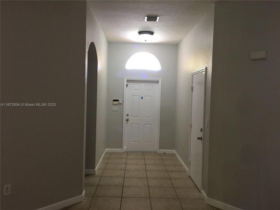16637 SW 52nd St, Miami, Флорида 33185, Соединенные Штаты