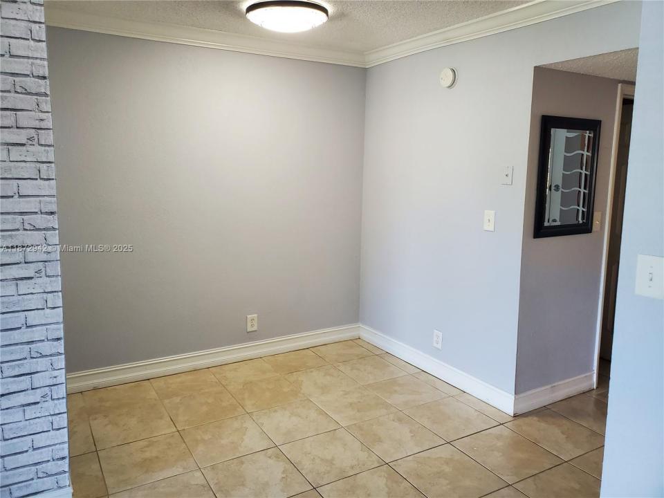 1300 Moffett St 307, Hallandale Beach, Flórida 33009, Estados Unidos