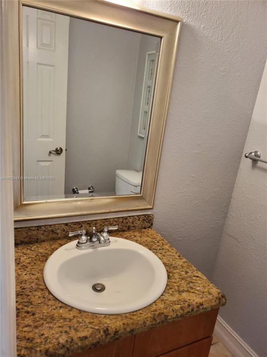 1300 Moffett St 307, Hallandale Beach, Flórida 33009, Estados Unidos