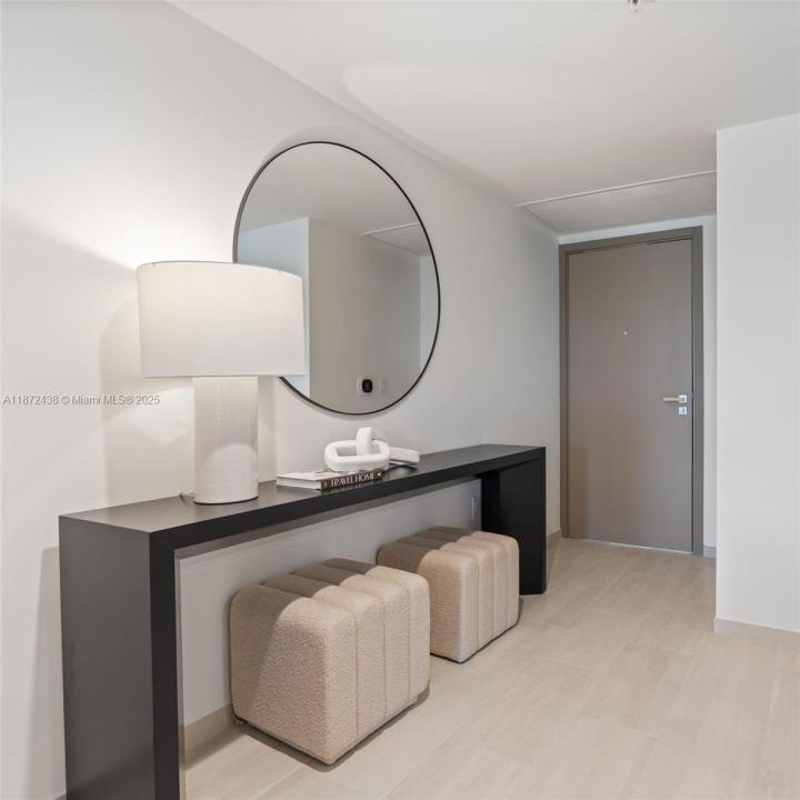 10281 W Bay Harbor Dr 402, Bay Harbor Islands, Floryda 33154, USA