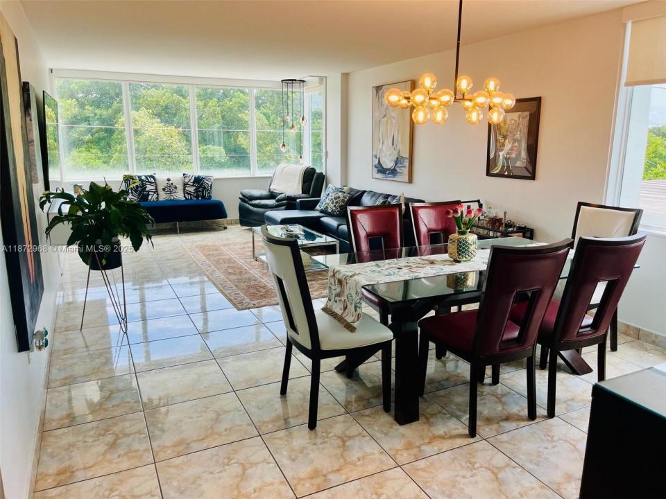 8233 Harding Ave 309, Miami Beach, Florida 33141, USA