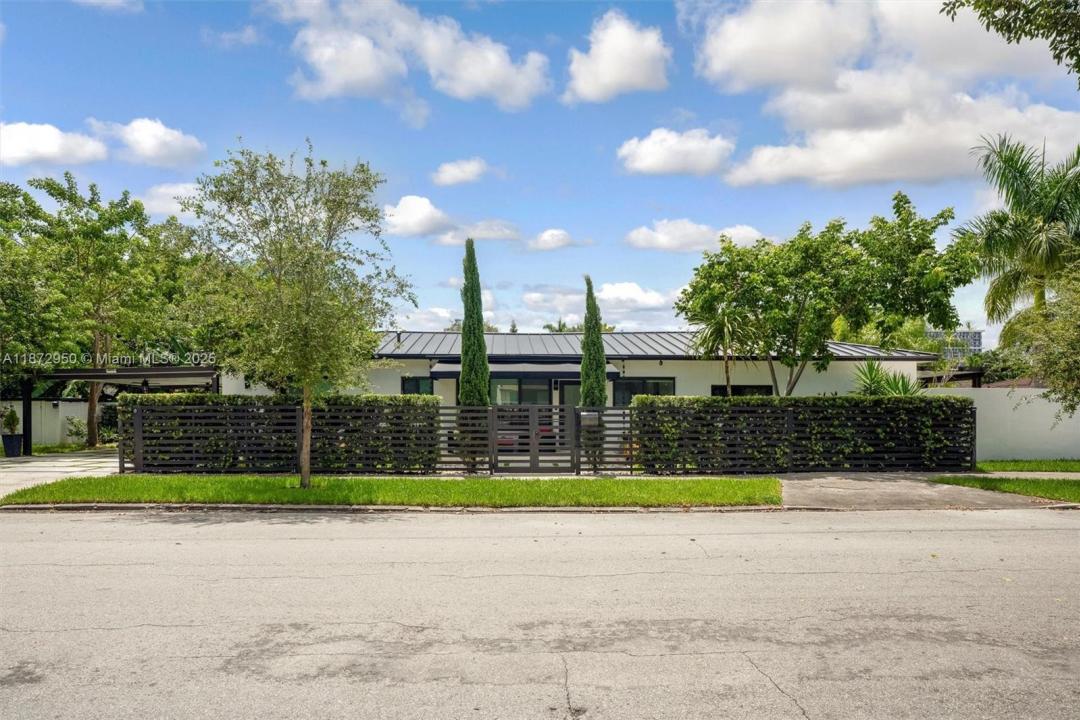 2484 SW 25th St, Miami, Floride 33133, États-Unis