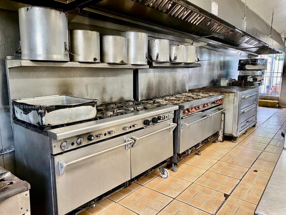 450 E 25th St, Hialeah, פלורידה 33013, ארצות הברית של אמריקה 