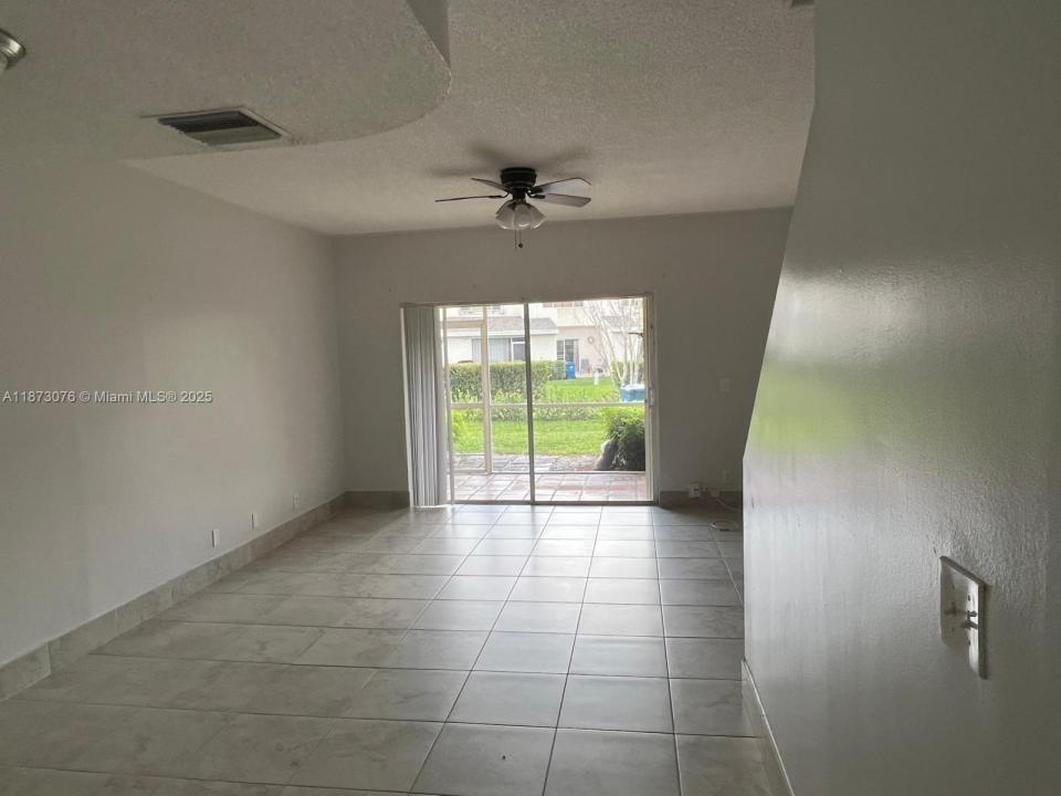16654 Hemingway Dr 16654, Weston, Florida 33326, USA