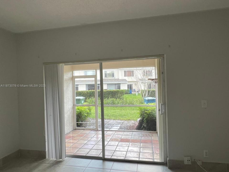 16654 Hemingway Dr 16654, Weston, Florida 33326, USA