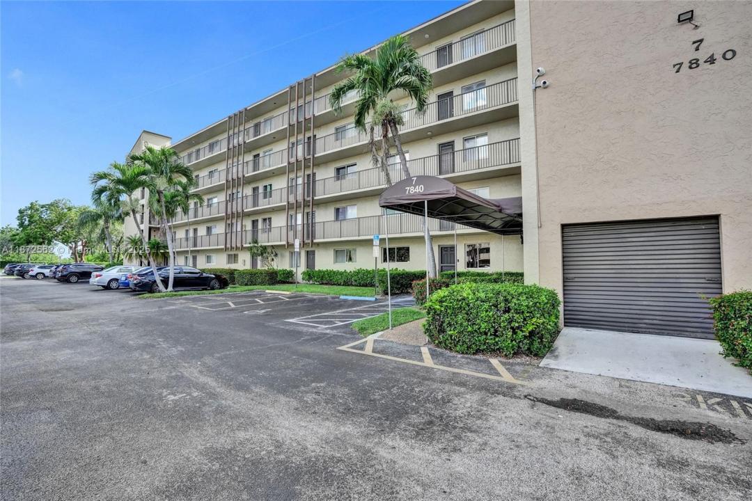 7840 NW 50th St 105, Lauderhill, Florida 33351