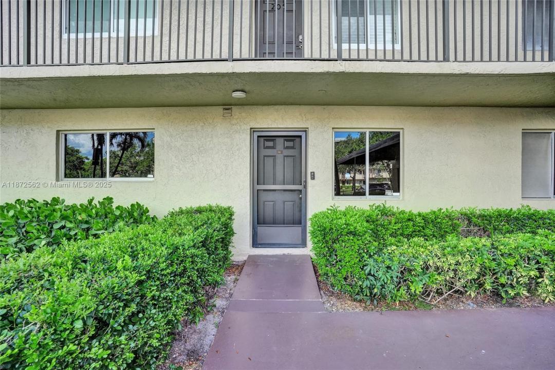 7840 NW 50th St 105, Lauderhill, Florida 33351