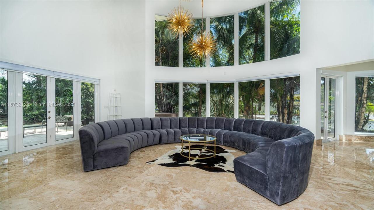 112 NW 14th Way, Dania Beach, Florida 33004, Estados Unidos