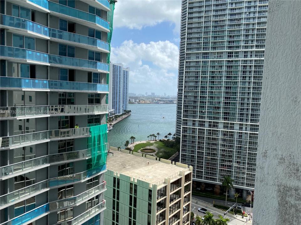 55 SE 6th St 2107, Miami, Florida 33131