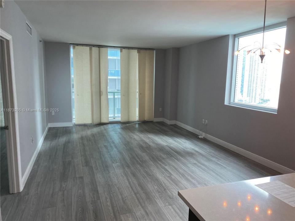 55 SE 6th St 2107, Miami, Florida 33131