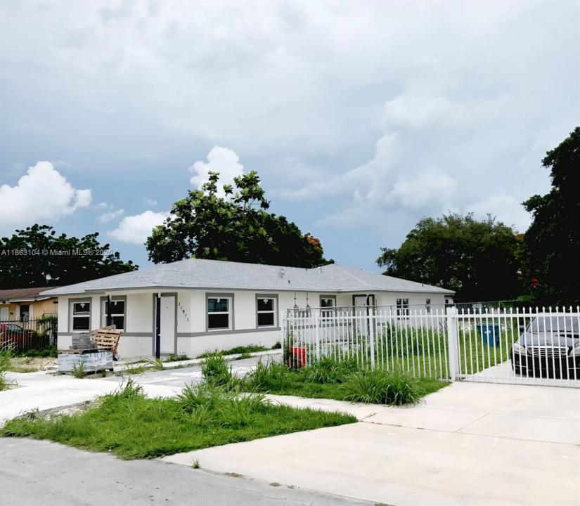 11911 SW 213, Miami, Florida 33177, USA