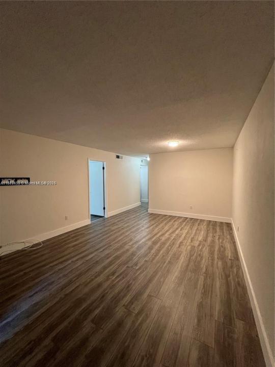 7840 Camino Real 306, Miami, Floride 33143, États-Unis