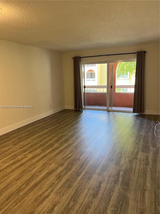 7840 Camino Real 306, Miami, Floride 33143, États-Unis