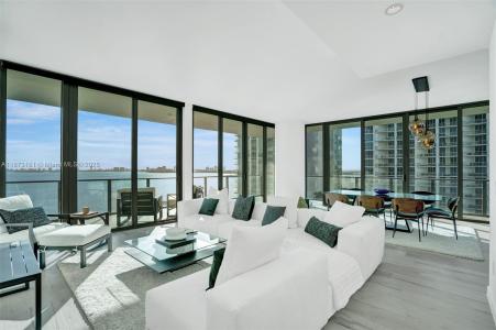 480 NE 31st St 1401, Miami, Florida 33137, USA