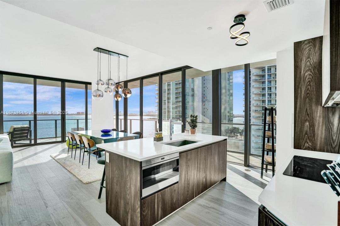 480 NE 31st St 1401, Miami, Florida 33137, USA