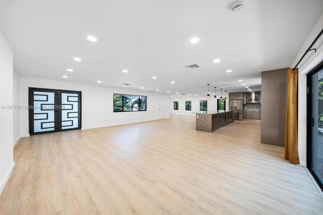 7401 Miami View Dr, North Bay Village, Florida 33141