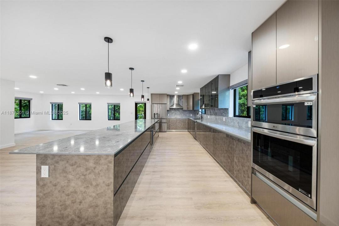 7401 Miami View Dr, North Bay Village, Florida 33141