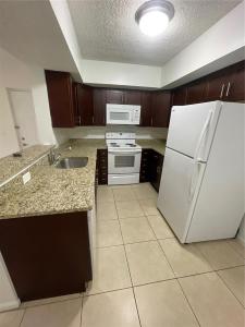 5530 NW 61st St 305, Coconut Creek, Florida 33073, USA