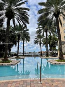 Sunny Isles Beach, Florida 33160, USA