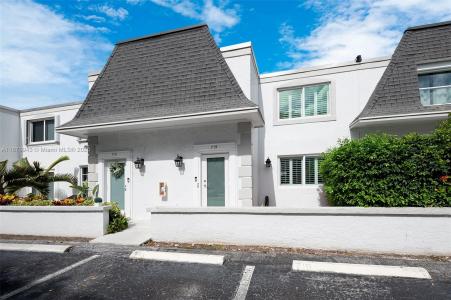 715 NE 27th Ave, Hallandale Beach, Florida 33009, USA