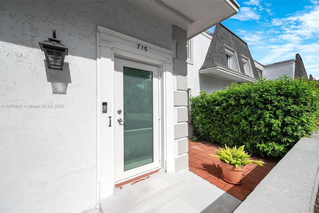 715 NE 27th Ave, Hallandale Beach, Flórida 33009, Estados Unidos
