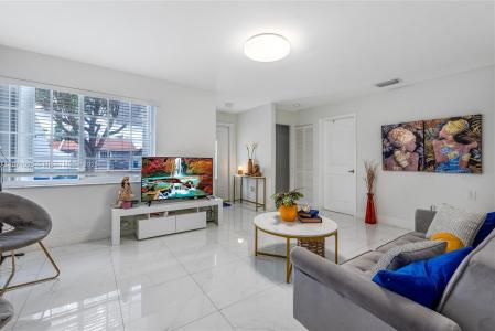 11451 SW 5th St 1, Sweetwater, פלורידה 33174, ארצות הברית של אמריקה 