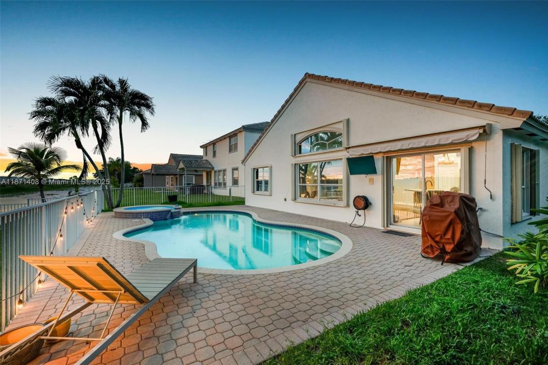 1646 NW 144th Way, Pembroke Pines, Flórida 33028, Estados Unidos