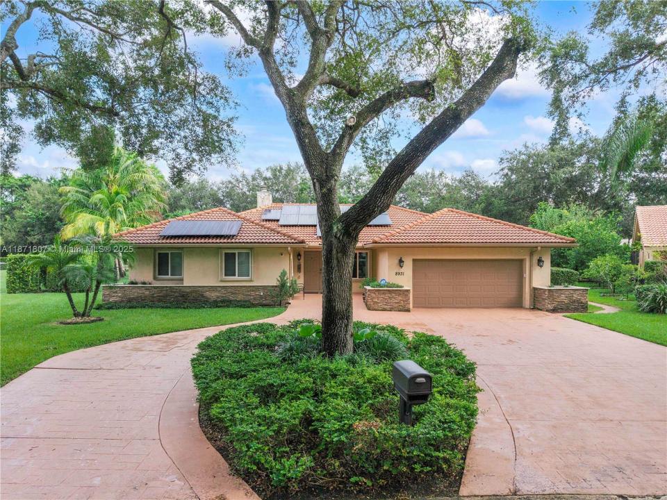 8931 NW 55th Pl, Coral Springs, Florida 33067