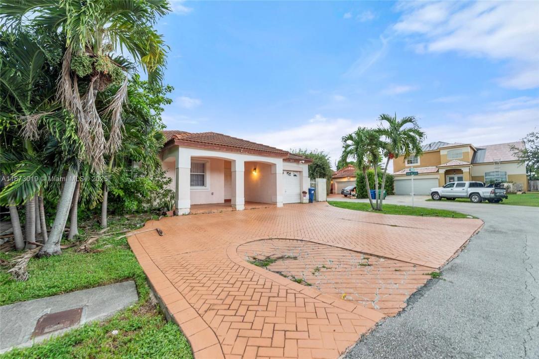 8155 NW 201st St, Hialeah, Florida 33015