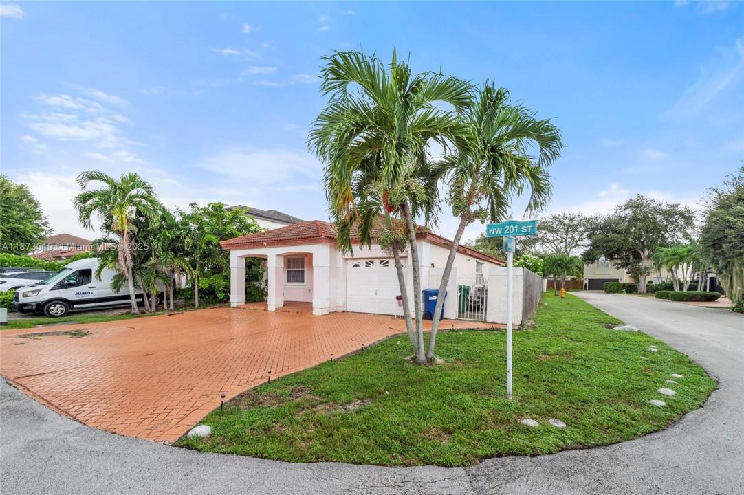 8155 NW 201st St, Hialeah, Florida 33015