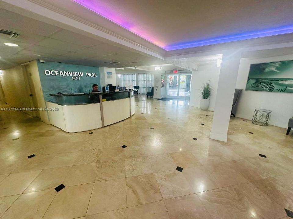 800 Parkview Dr 104, Hallandale Beach, Flórida 33009, Estados Unidos