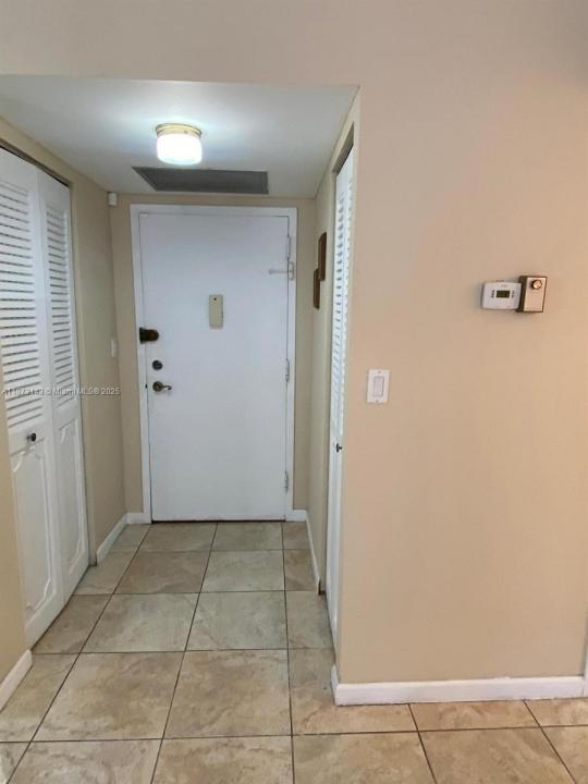 800 Parkview Dr 104, Hallandale Beach, Flórida 33009, Estados Unidos