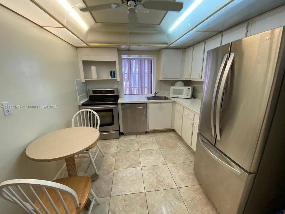 800 Parkview Dr 104, Hallandale Beach, Flórida 33009, Estados Unidos