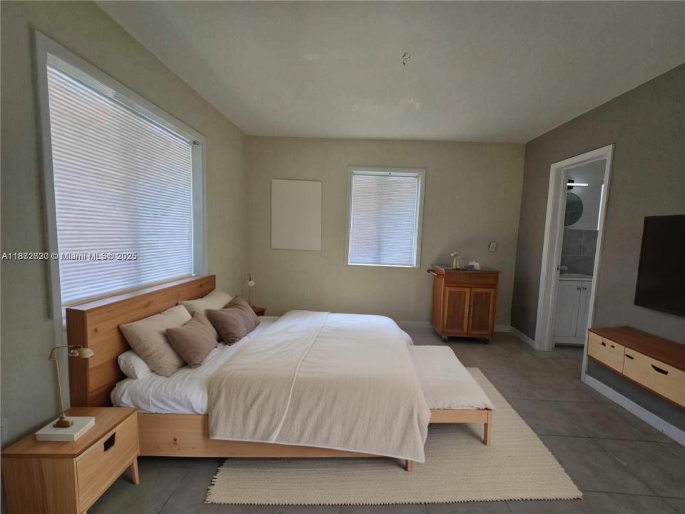 724 SW 7th Ter 1-2, Hallandale Beach, Florida 33009, HOA KỲ