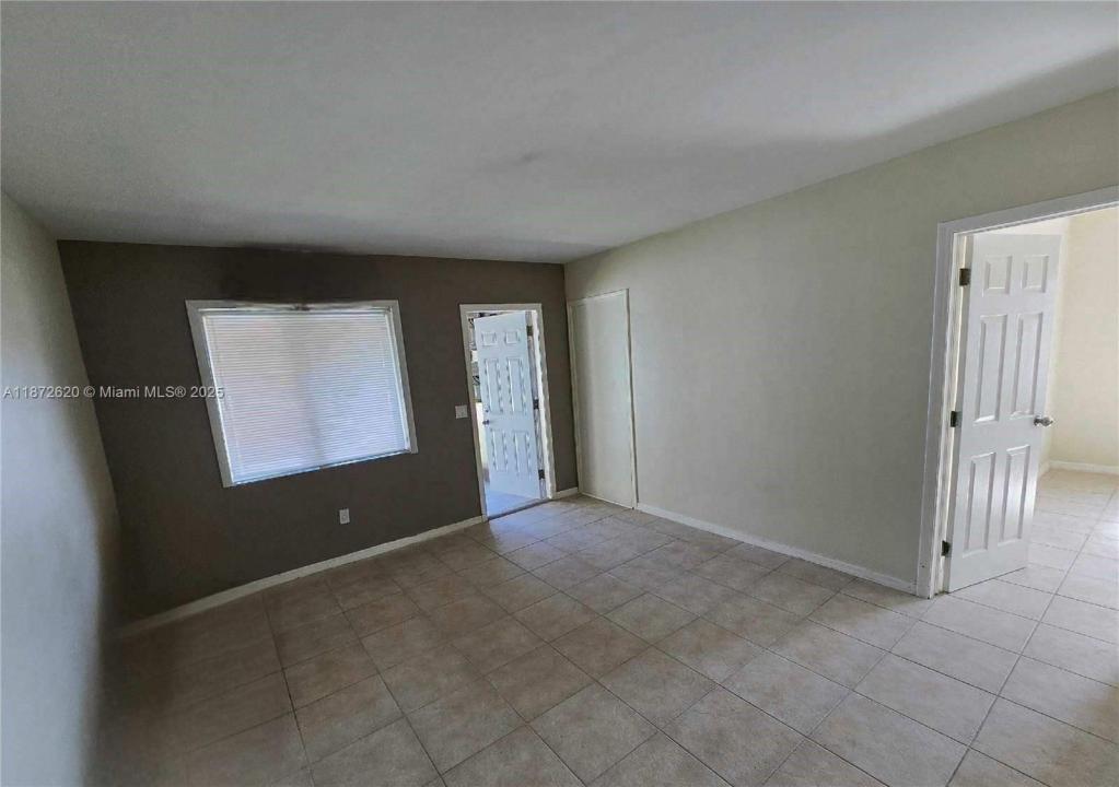724 SW 7th Ter 1-2, Hallandale Beach, Florida 33009, HOA KỲ