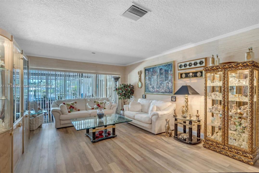 16561 Royal Poinciana Dr, Weston, Florida 33326